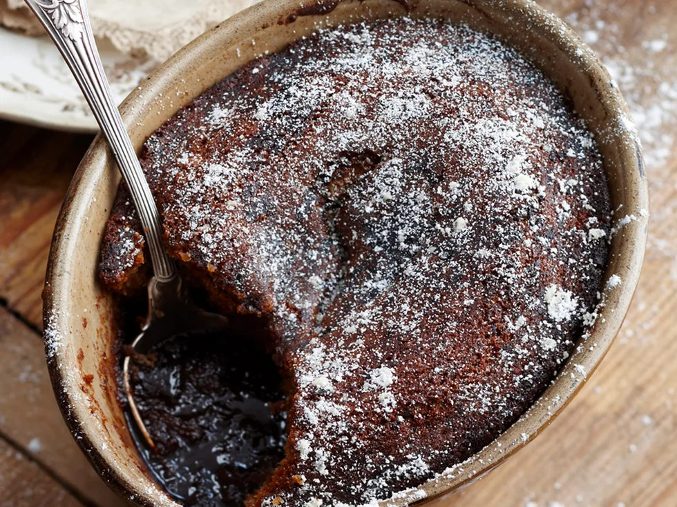 Chocolate self-saucing pudding
