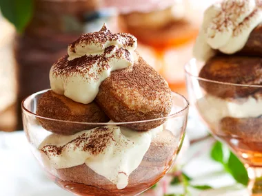 Chocolate tiramisu cups
