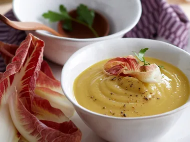 Creamy cauliflower and carrot soup