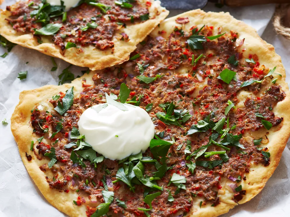 Crispy Turkish lamb pias