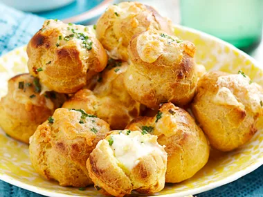 Curried cheese gougeres