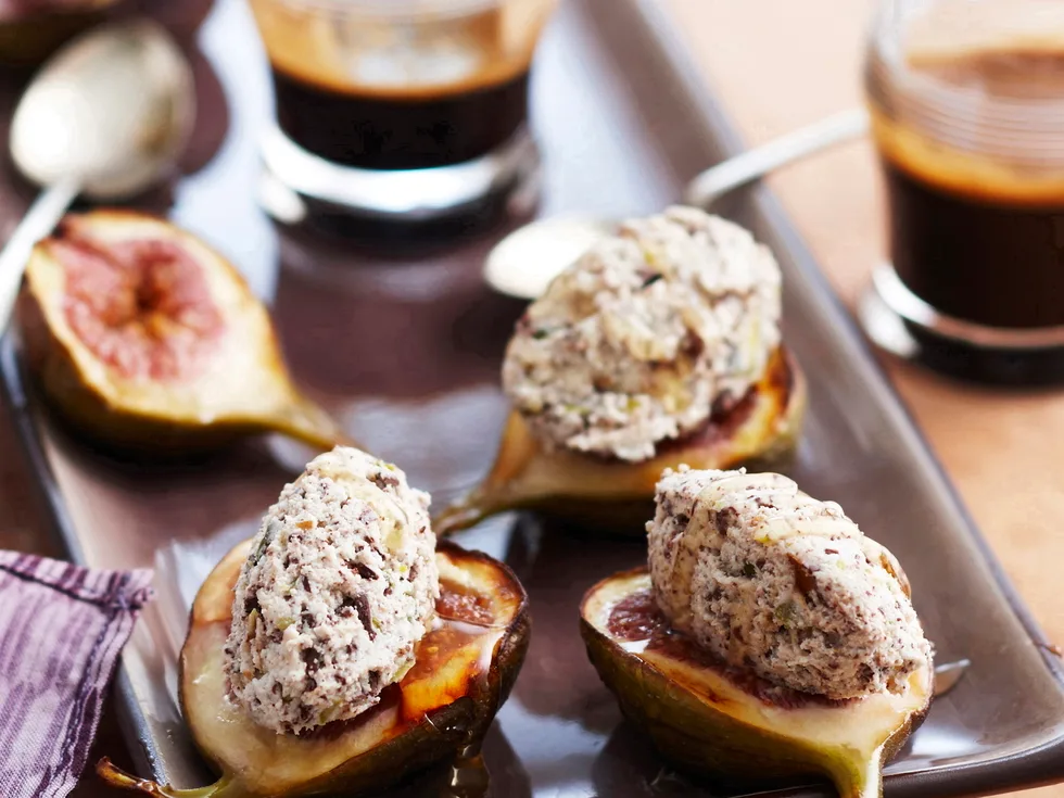 Figs with honey ricotta