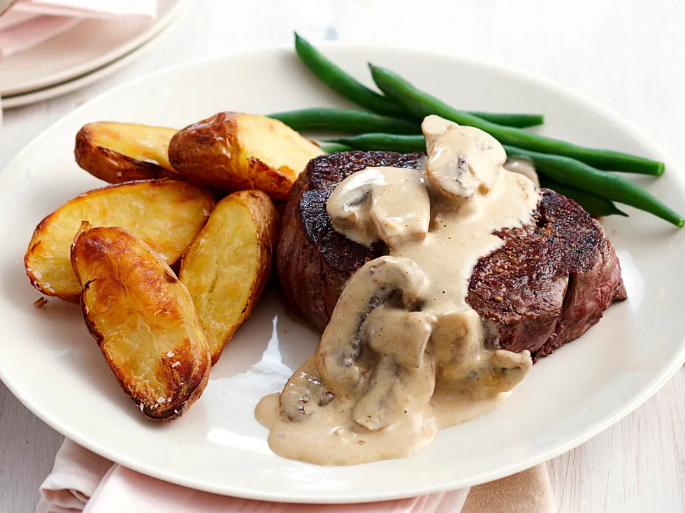 Fillet steak with mushroom sauce