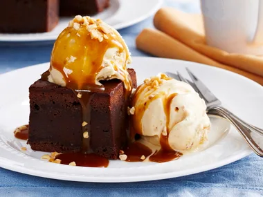 Freezer brownies with caramel nut ice-cream