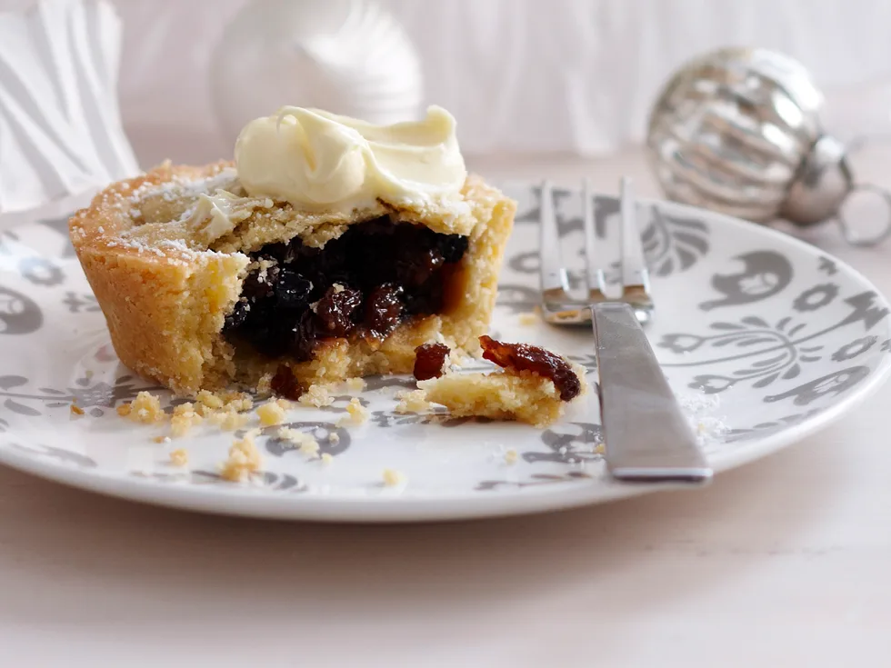 Fruit mince tarts
