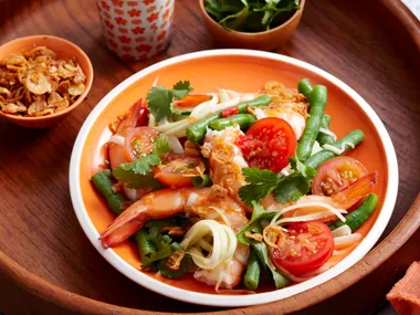 Green mango and prawn salad