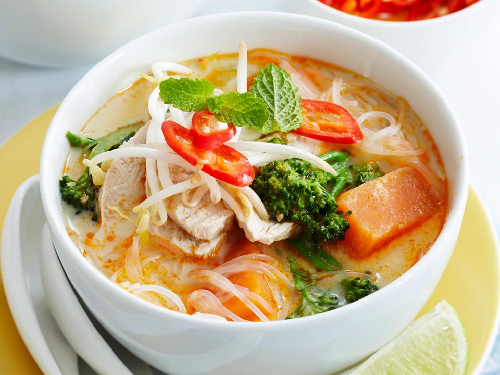 Lemongrass chicken laksa