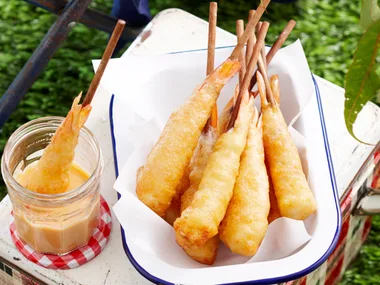 Prawn dagwood with chilli mayo