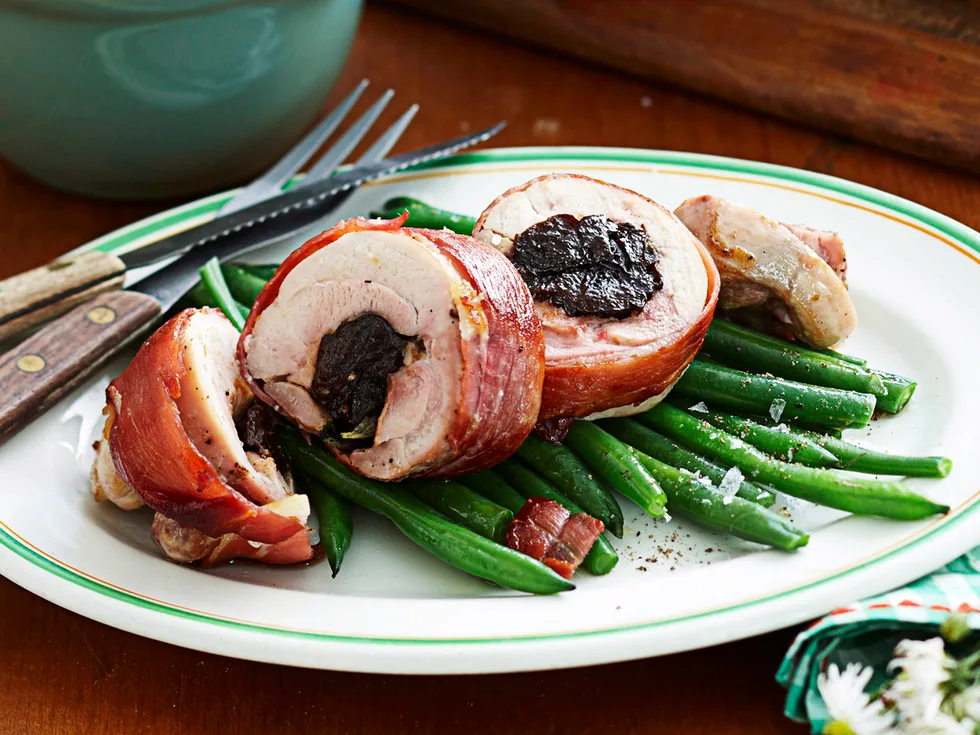 Prune and prosciutto chicken