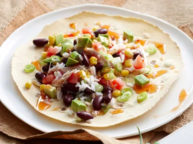 Quick bean, chicken and corn burritos