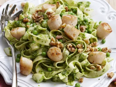 Rocket, pea and scallop fettuccine