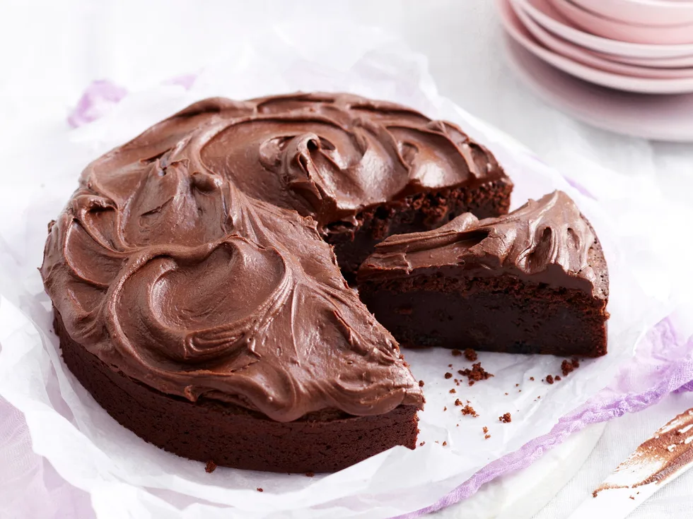 Rum and raisin mud cake