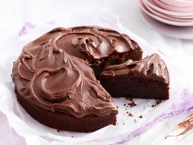 Rum and raisin mud cake