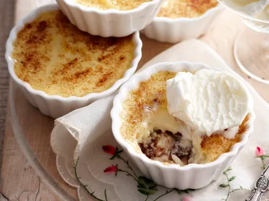 Rum, raisin and choc chip rice puddings