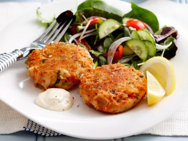 Salmon cakes