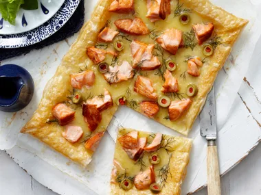 Salmon tart