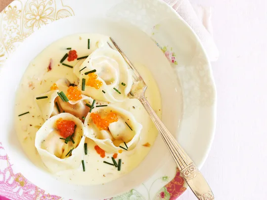 Salmon tortellini in creamy champagne sauce