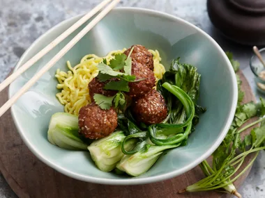 Sesame meatballs with noodles