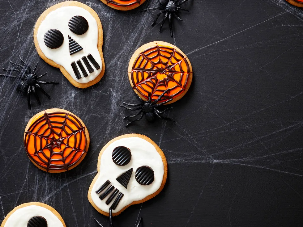 Skull and cobweb cookies