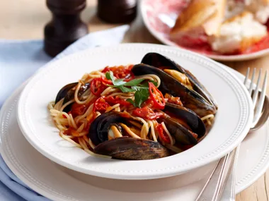 Spaghetti and mussels