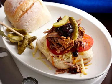 Sticky pulled pork burgers