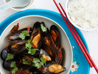 Stir-fried mussels and Rice