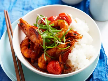 Stir-fried tomato prawns