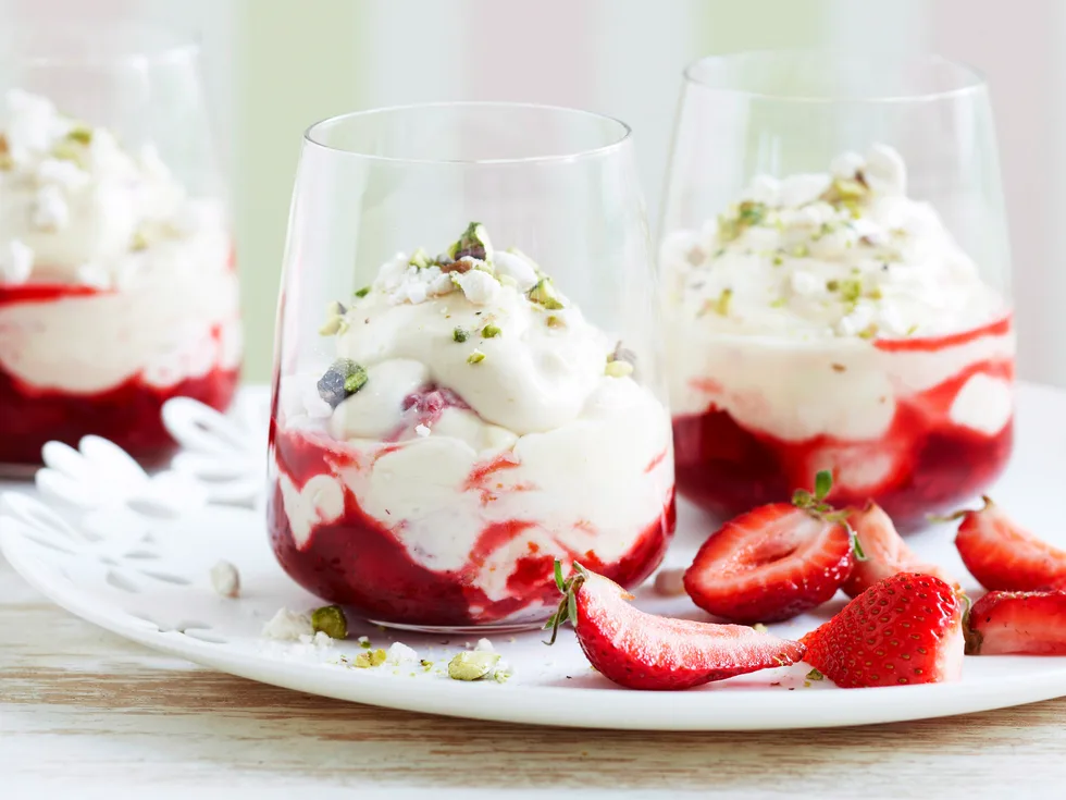 strawberry eton mess