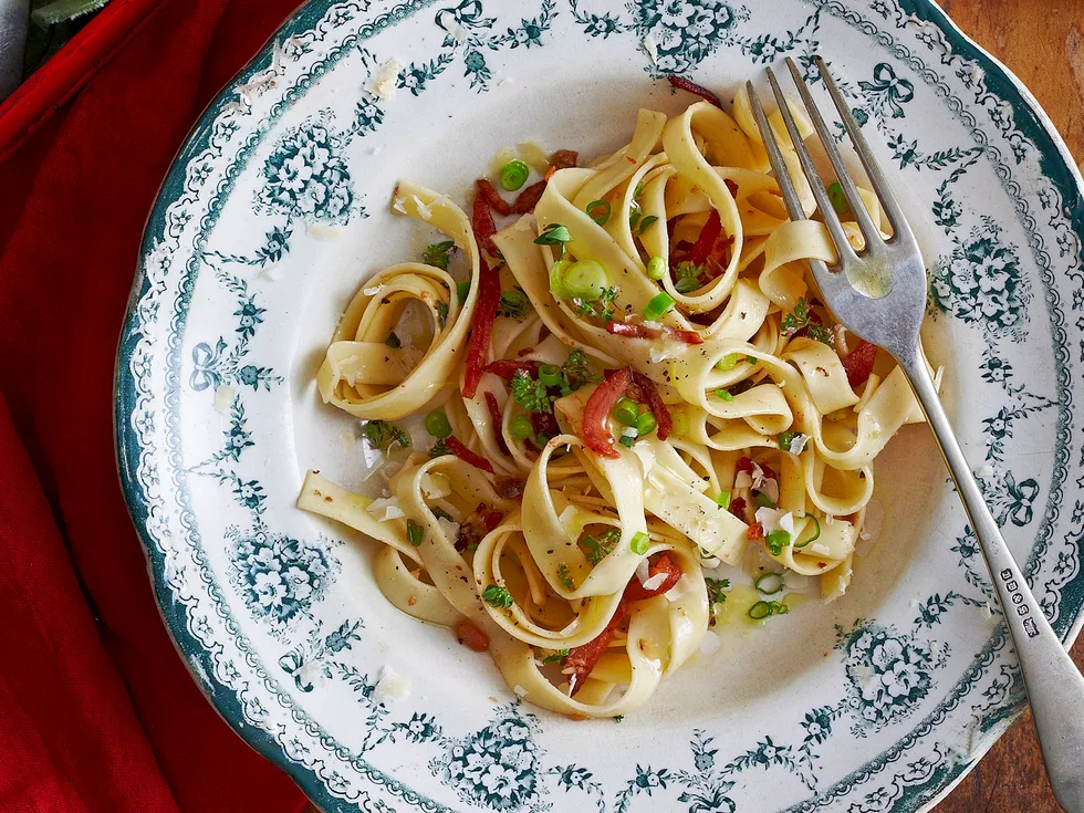 Tagliatelle with bacon, anchovies and thyme