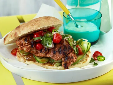 Tandoori chicken burgers