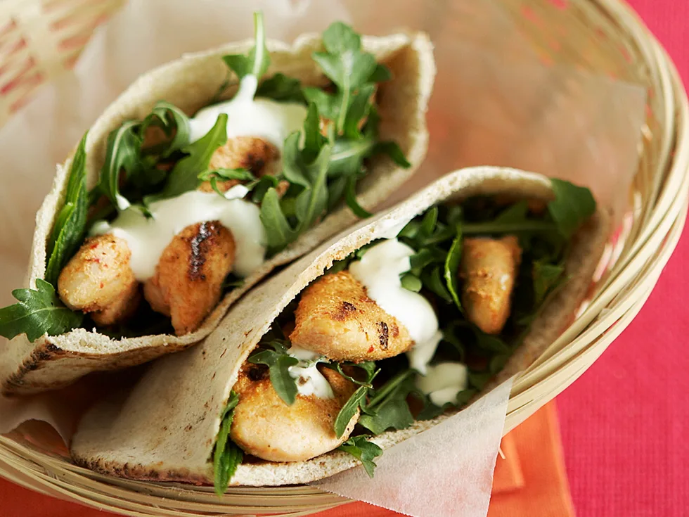 Tandoori chicken pitas