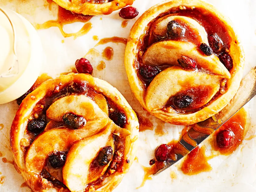 Caramelised apple tarts