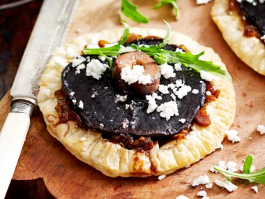 Caramelised mushroom tarts