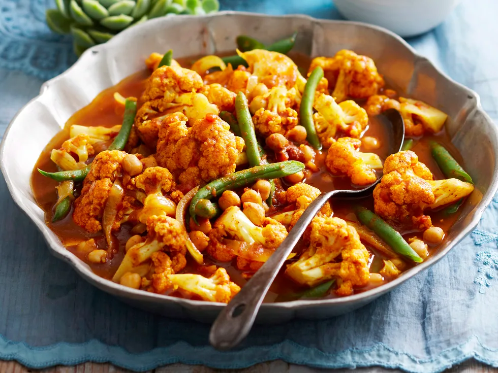 Cauliflower and chickpea curry