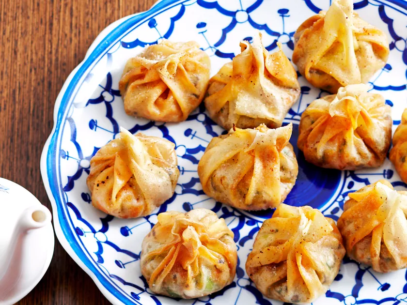 Fried vegetable dumplings with chilli and lime dipping sauce recipe