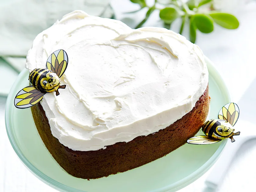 Honeybee heart cake