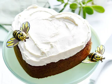 Honeybee heart cake
