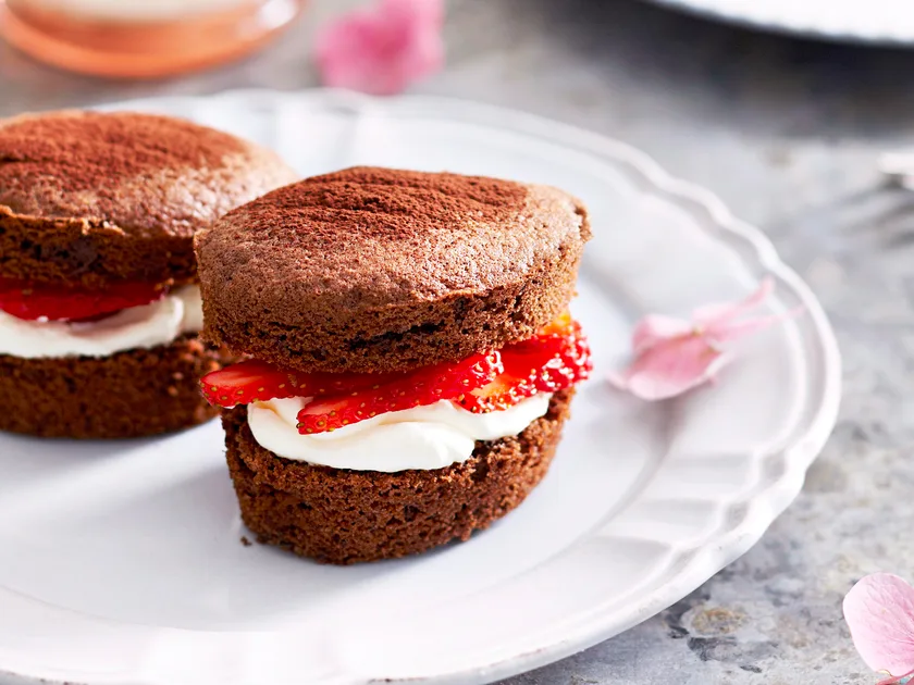 Mini chocolate sponges