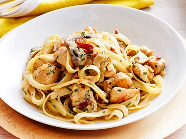Pasta carbonara with turkey