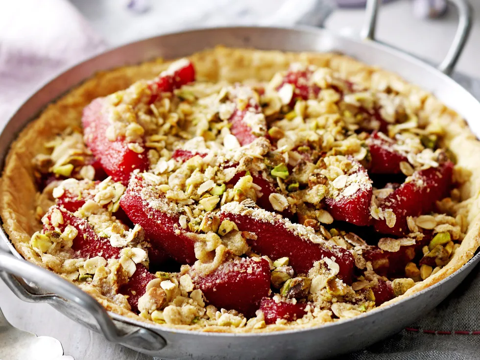 Quince and pistachio crumble pie