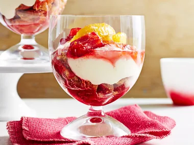 Rhubarb parfaits