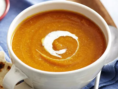 Spicy tomato and chickpea soup
