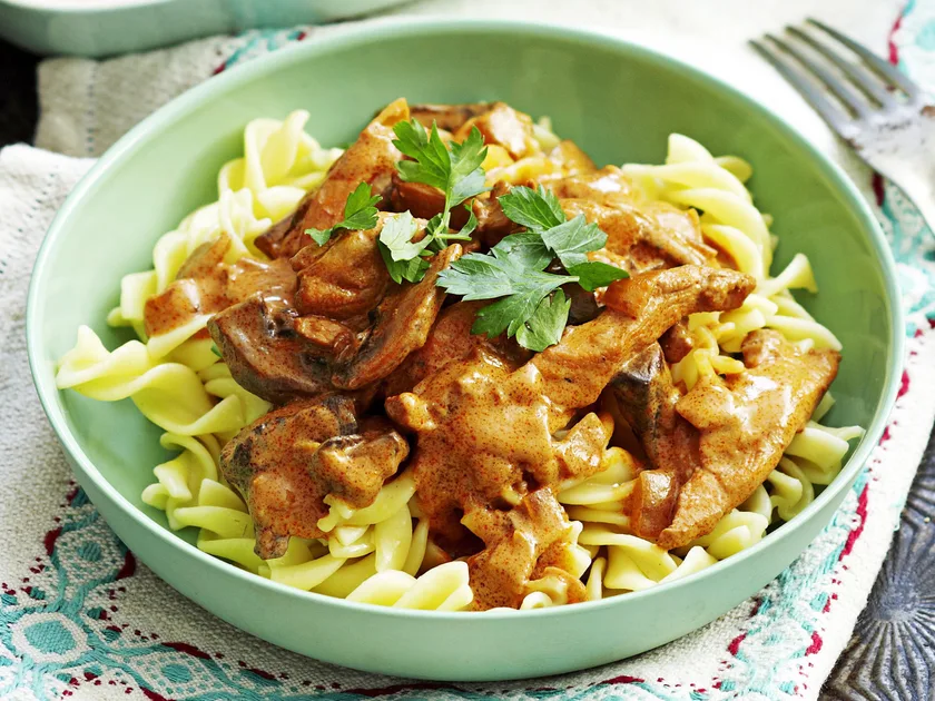 Chicken stroganoff with pasta