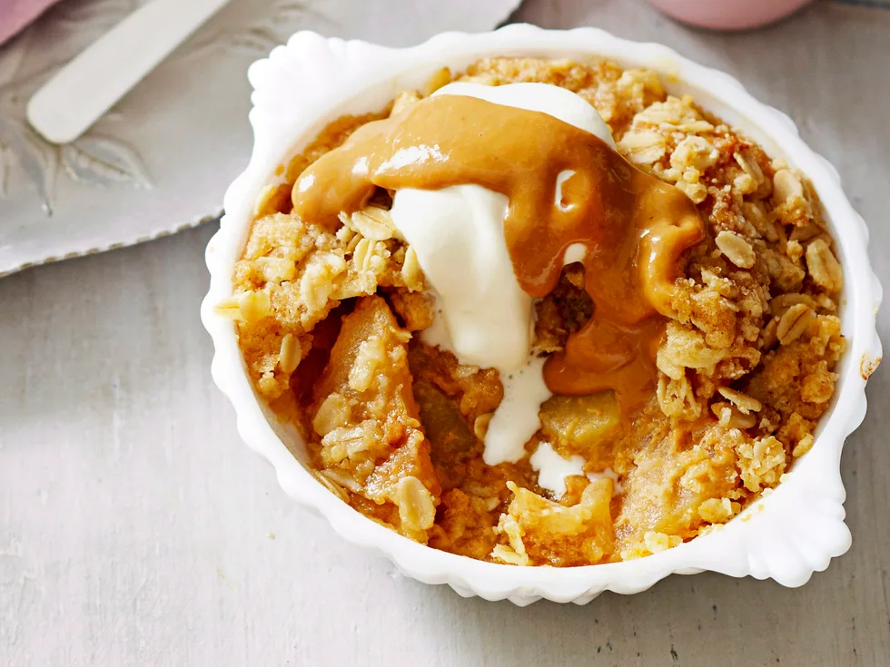 Toffee apple crumbles