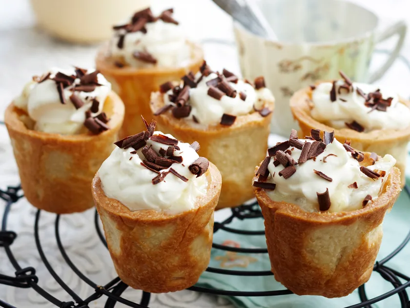 Toffee apple tarts
