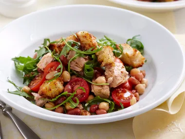 Tuna and bean fatoush