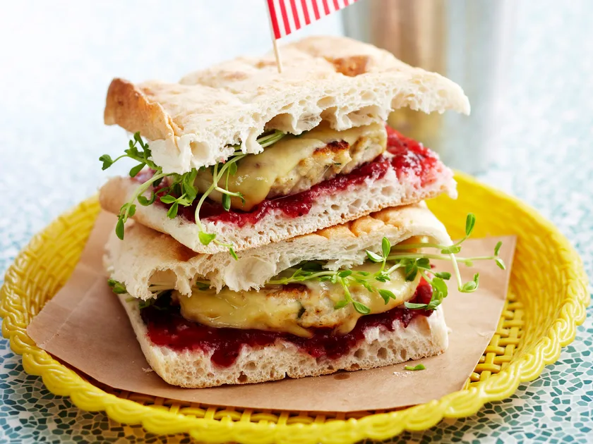 Turkey burgers with cranberry sauce recipe