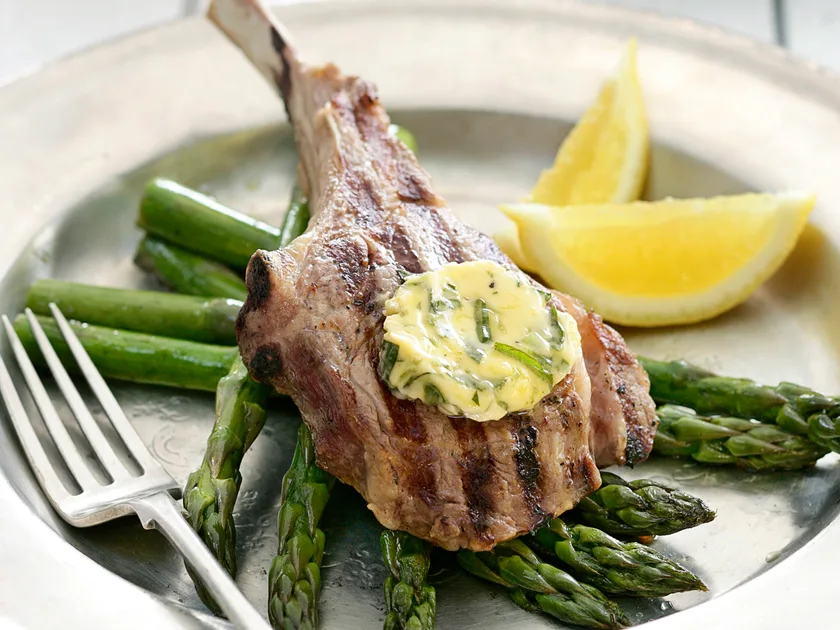 Veal chops with basil butter