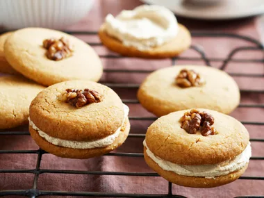 Walnut coffee creams