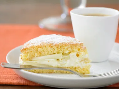 Semolina Cake with Pears and Honey Cream